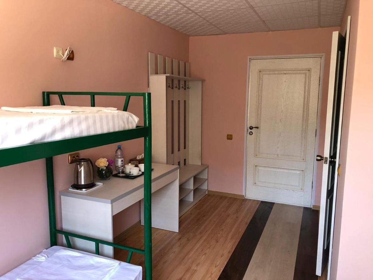 Hostel Mandarin 악타우 외부 사진